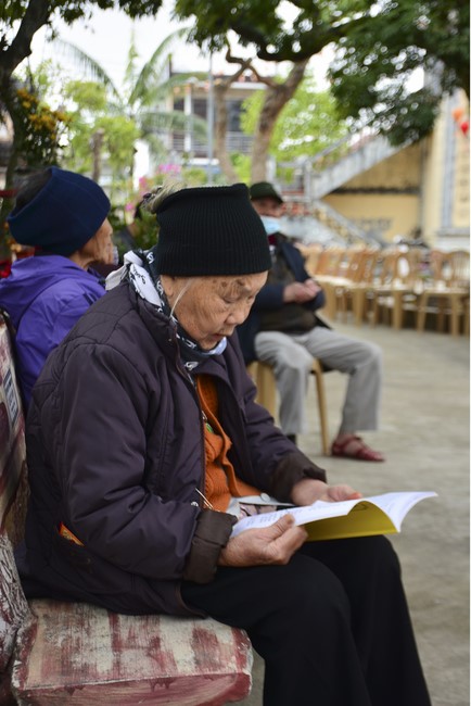 Peace praying ceremony in Tay Khanh Pagoda, Thai Binh
