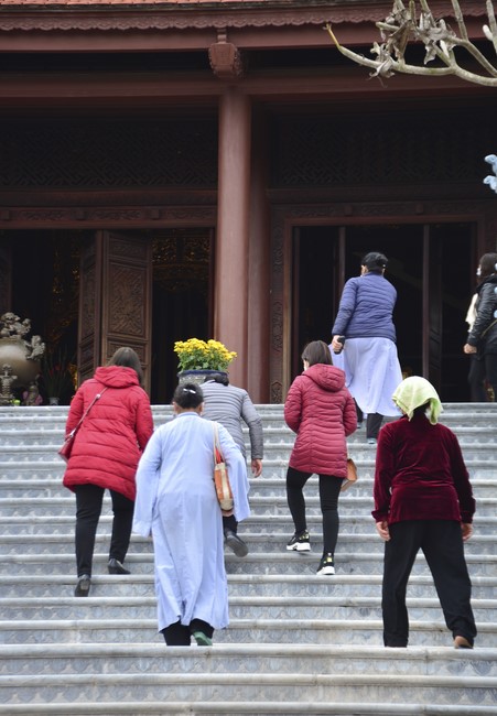 Peace praying ceremony in Tay Khanh Pagoda, Thai Binh