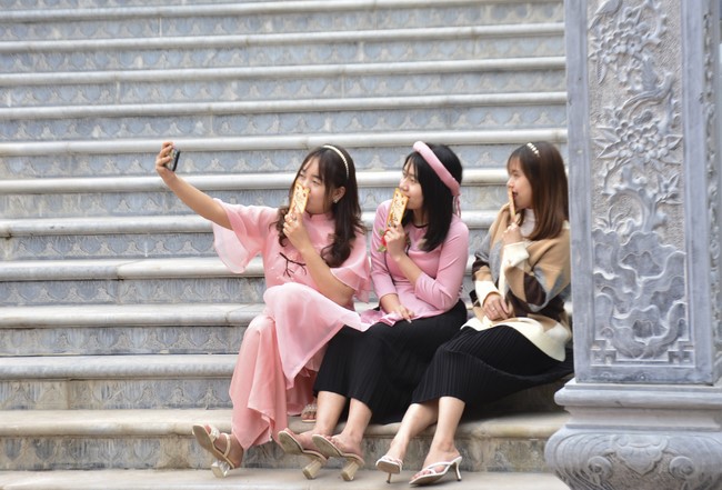 Peace praying ceremony in Tay Khanh Pagoda, Thai Binh