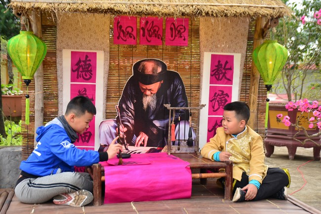 Peace praying ceremony in Tay Khanh Pagoda, Thai Binh