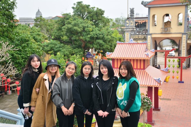 Peace praying ceremony in Tay Khanh Pagoda, Thai Binh