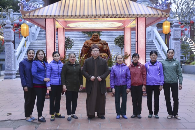 Peace praying ceremony in Tay Khanh Pagoda, Thai Binh