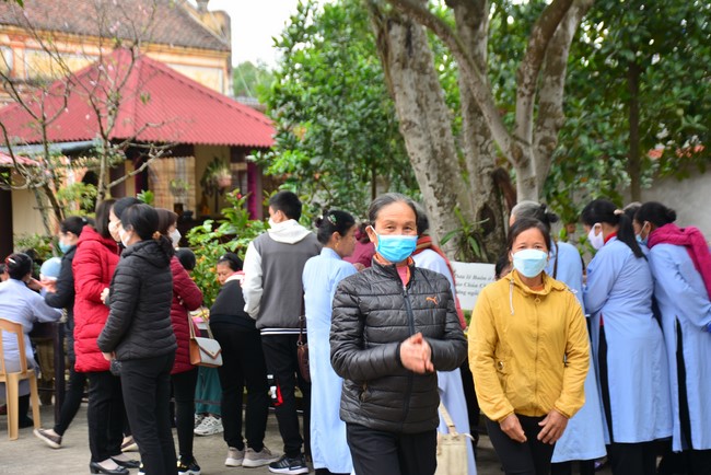 Peace praying ceremony in Tay Khanh Pagoda, Thai Binh