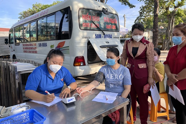 Humanitarian Blood Donation