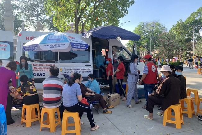 Humanitarian Blood Donation