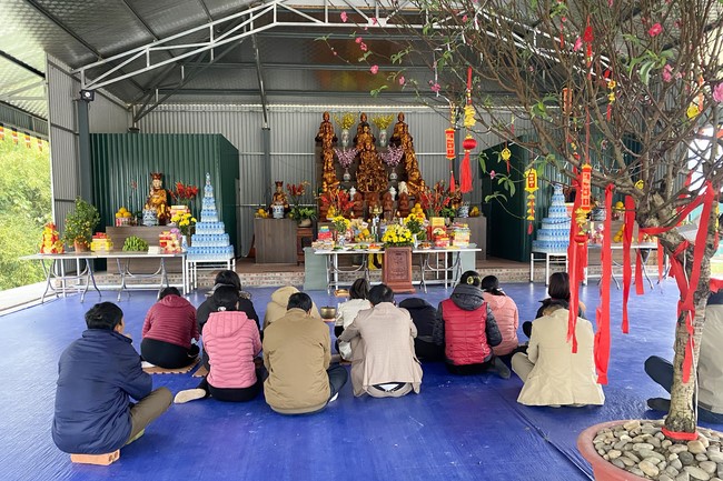 Chùa Đại Cồ Việt: chùm ảnh mồng sáu Tết Nhâm Dần