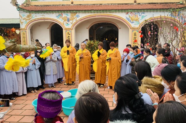 New Year's Prayer Ceremony at Dong Cao Pagoda - Thanh Hoa