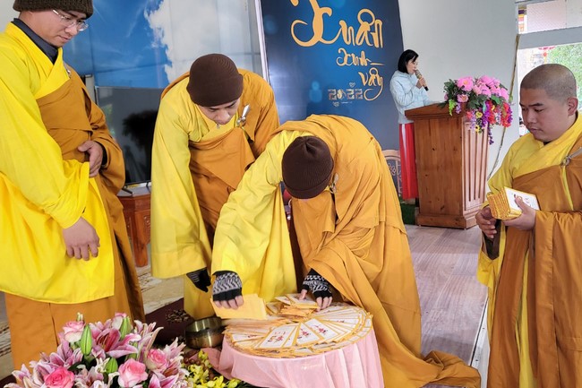 New Year's Prayer Ceremony at Dong Cao Pagoda - Thanh Hoa