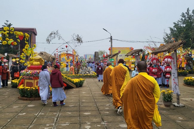 New Year's Prayer Ceremony at Dong Cao Pagoda - Thanh Hoa