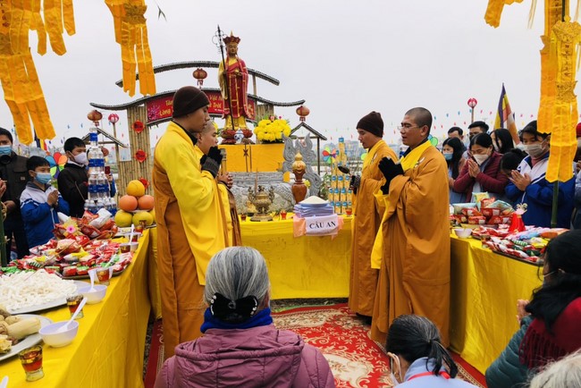 New Year's Prayer Ceremony at Dong Cao Pagoda - Thanh Hoa