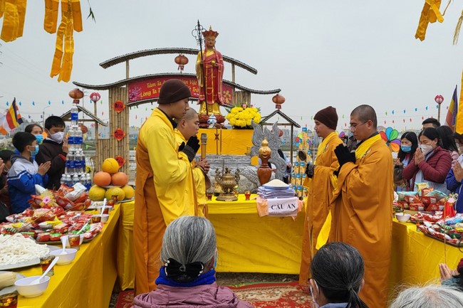 New Year's Prayer Ceremony at Dong Cao Pagoda - Thanh Hoa