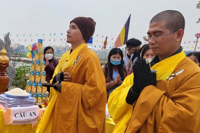 New Year's Prayer Ceremony at Dong Cao Pagoda - Thanh Hoa