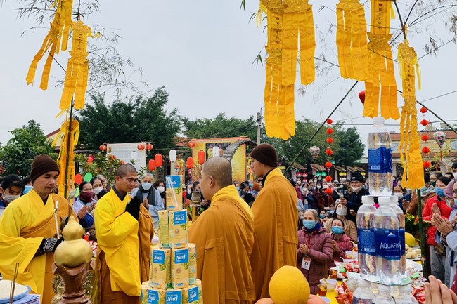 New Year's Prayer Ceremony at Dong Cao Pagoda - Thanh Hoa
