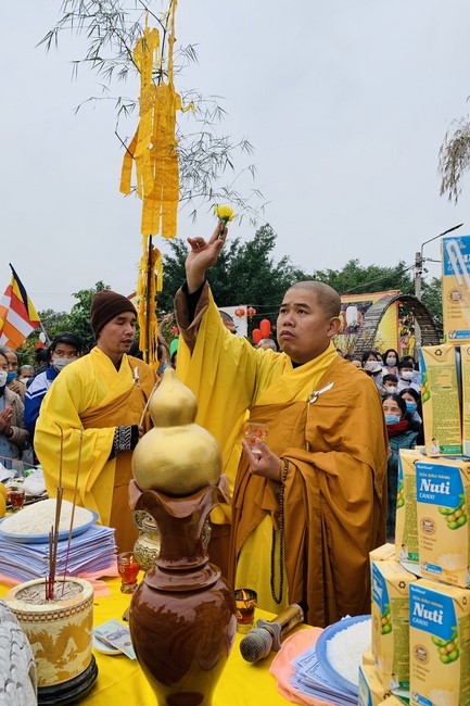 New Year's Prayer Ceremony at Dong Cao Pagoda - Thanh Hoa