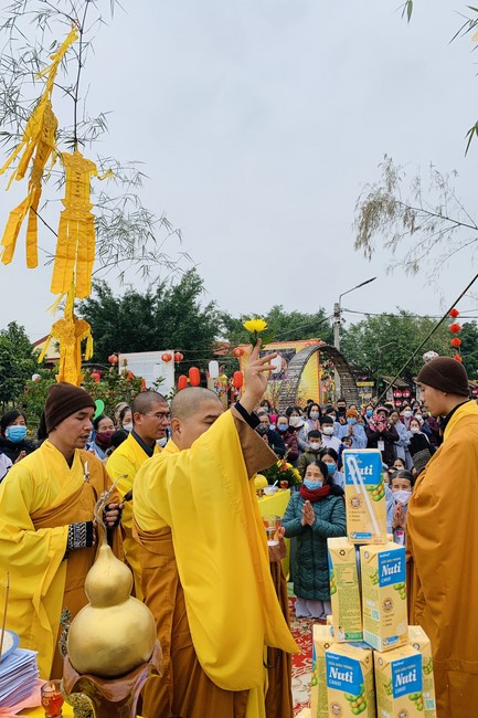 New Year's Prayer Ceremony at Dong Cao Pagoda - Thanh Hoa