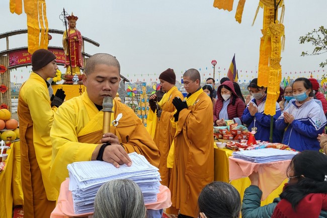 New Year's Prayer Ceremony at Dong Cao Pagoda - Thanh Hoa
