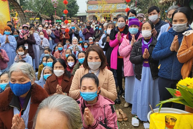 New Year's Prayer Ceremony at Dong Cao Pagoda - Thanh Hoa