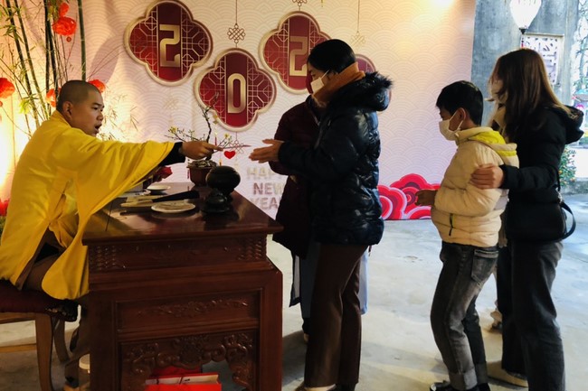 New Year's Prayer Ceremony at Dong Cao Pagoda - Thanh Hoa