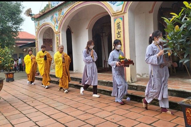 New Year's Prayer Ceremony at Dong Cao Pagoda - Thanh Hoa