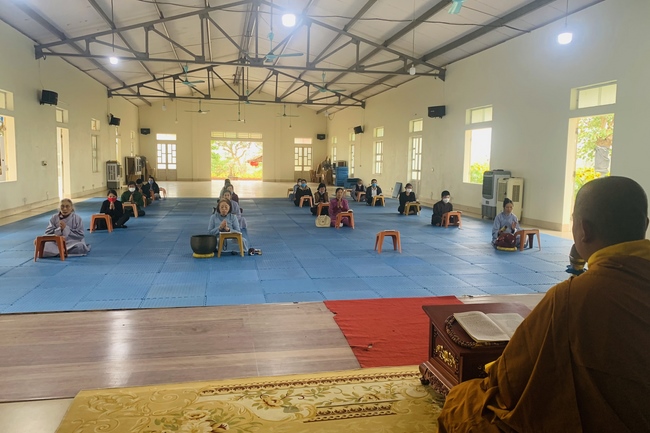 Rite to become a disciple of Buddhism at Dong Cao Pagoda