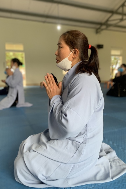 Rite to become a disciple of Buddhism at Dong Cao Pagoda