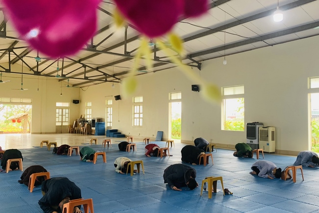 Rite to become a disciple of Buddhism at Dong Cao Pagoda