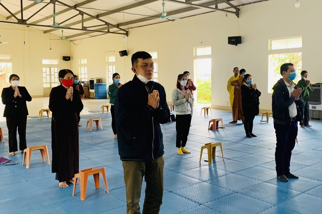 Rite to become a disciple of Buddhism at Dong Cao Pagoda