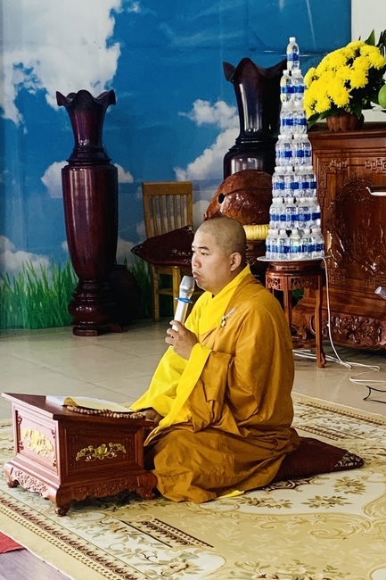 Rite to become a disciple of Buddhism at Dong Cao Pagoda