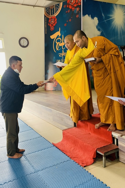 Rite to become a disciple of Buddhism at Dong Cao Pagoda