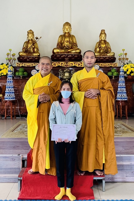 Rite to become a disciple of Buddhism at Dong Cao Pagoda