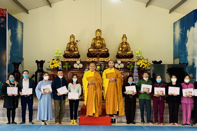 Rite to become a disciple of Buddhism at Dong Cao Pagoda
