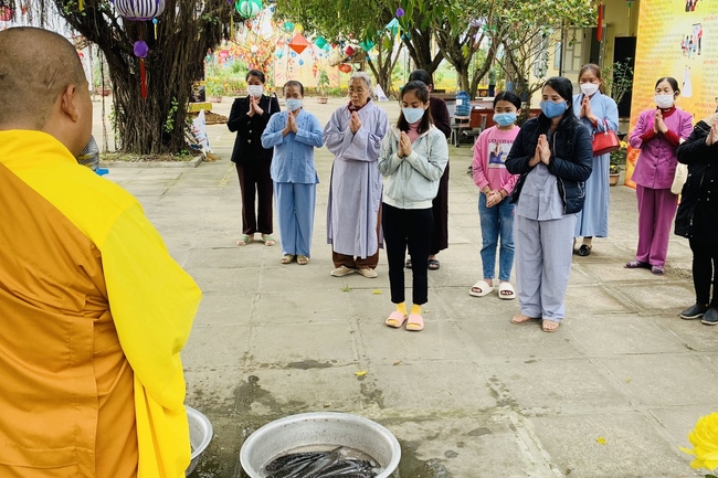 Rite to become a disciple of Buddhism at Dong Cao Pagoda
