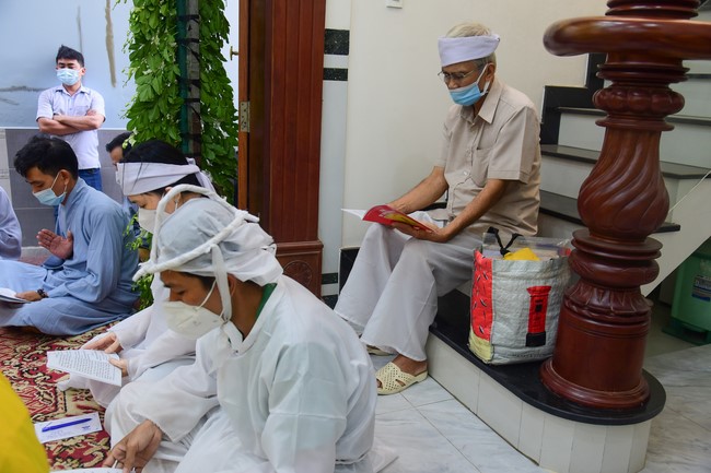 Viếng Tang Lễ Phật Tử Liên Nhàn Ở Hóc Môn