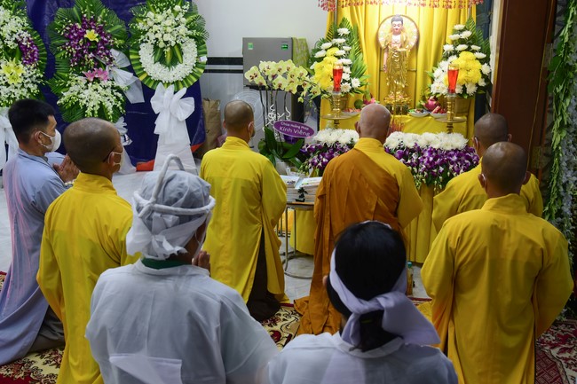 Viếng Tang Lễ Phật Tử Liên Nhàn Ở Hóc Môn