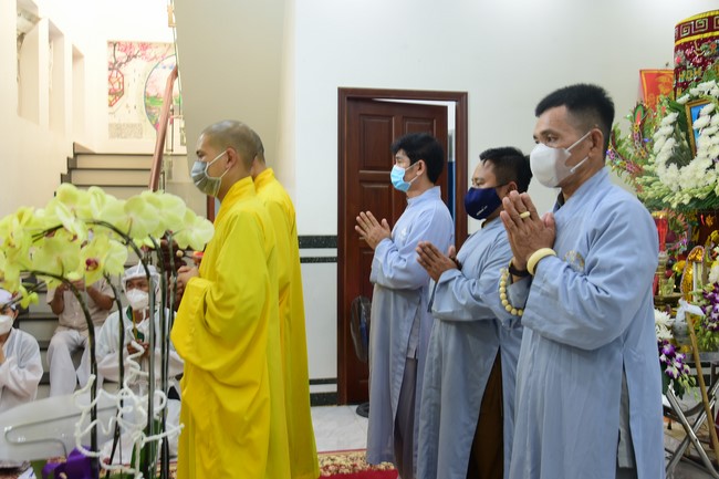 Viếng Tang Lễ Phật Tử Liên Nhàn Ở Hóc Môn