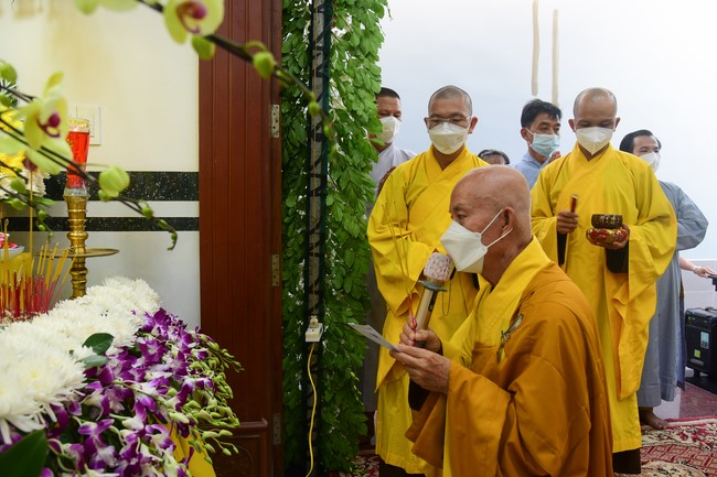 Viếng Tang Lễ Phật Tử Liên Nhàn Ở Hóc Môn