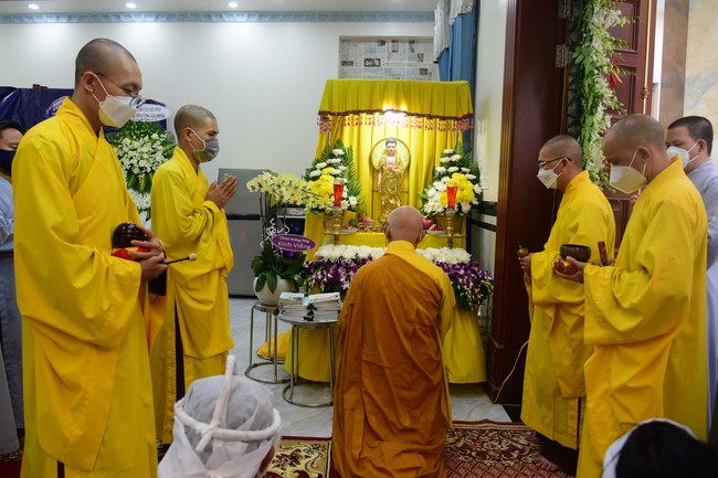 Viếng Tang Lễ Phật Tử Liên Nhàn Ở Hóc Môn