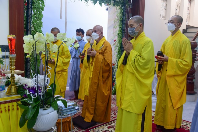 Viếng Tang Lễ Phật Tử Liên Nhàn Ở Hóc Môn