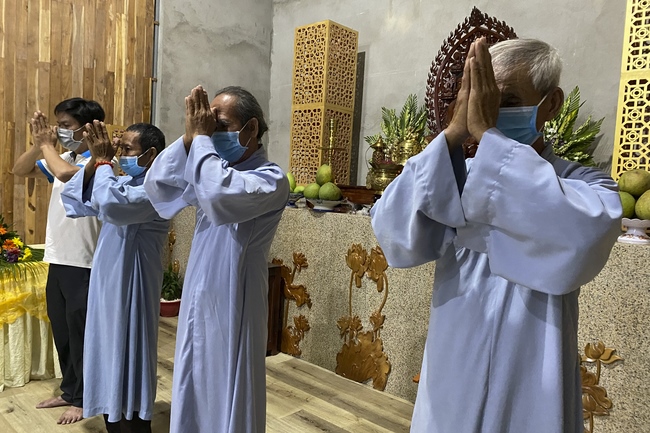 Repentant Ceremony at Suoi Phap Pagoda, Tay Ninh