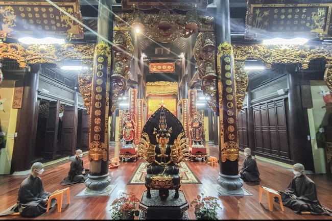 Commemorating the day Shakyamuni Buddha entered into Nirvana at Hoa Phuc Pagoda in Hanoi