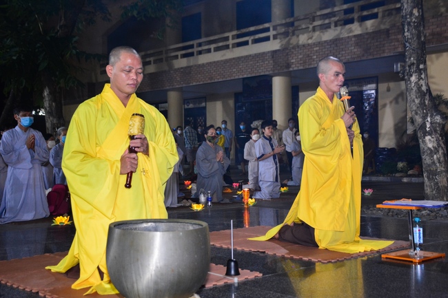 Prostrating five hundred names Bodhisattva Avalokitesvara