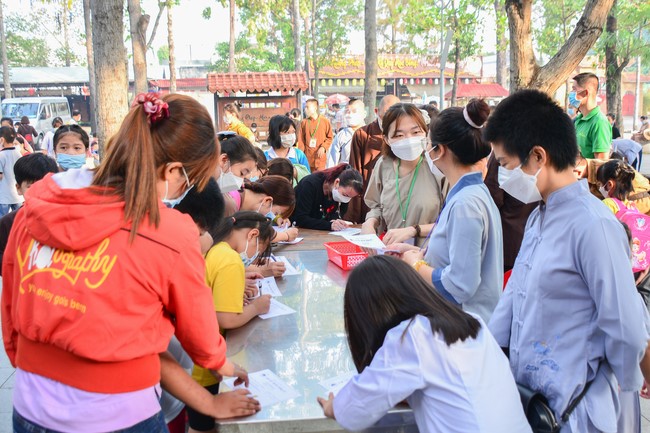 Khóa tu thiếu nhi “Em Về Bên Phật”