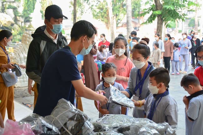 Khóa tu thiếu nhi “Em Về Bên Phật”