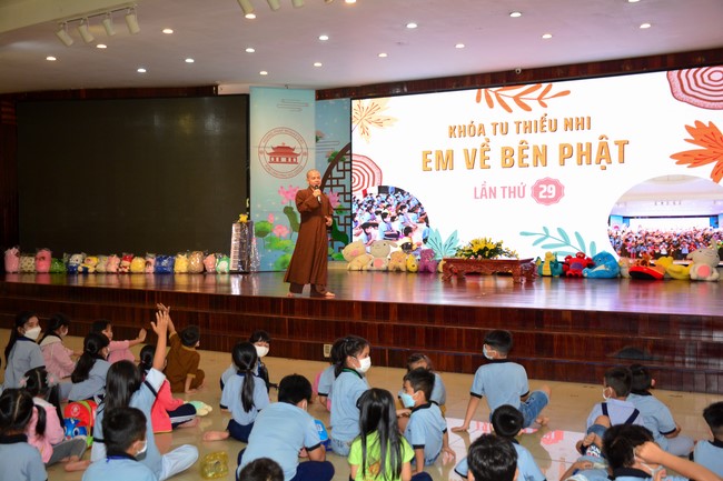 Khóa tu thiếu nhi “Em Về Bên Phật”