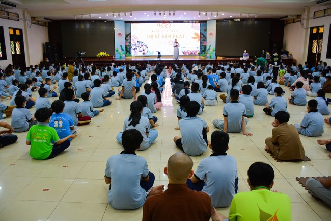 Khóa tu thiếu nhi “Em Về Bên Phật”