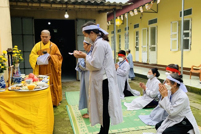 One - Day Retreat at Dong Cao pagoda