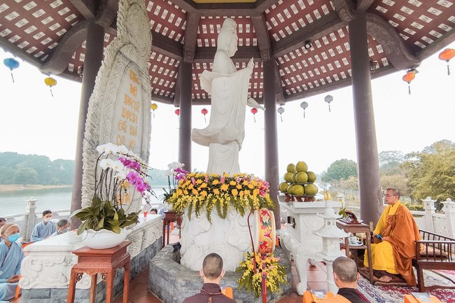 Birthday celebrating of Bodhisattva Avalokitesvara at Hoa Phuc Pagoda - Hanoi