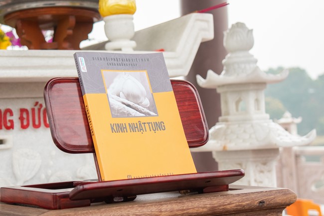 Birthday celebrating of Bodhisattva Avalokitesvara at Hoa Phuc Pagoda - Hanoi