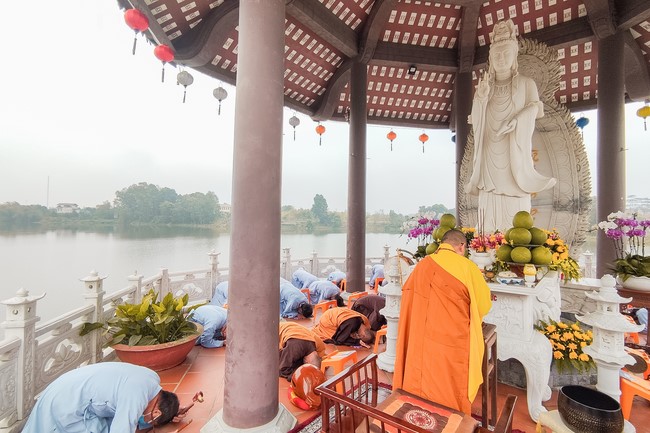 Birthday celebrating of Bodhisattva Avalokitesvara at Hoa Phuc Pagoda - Hanoi