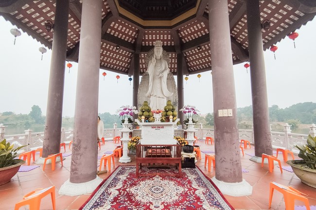 Birthday celebrating of Bodhisattva Avalokitesvara at Hoa Phuc Pagoda - Hanoi